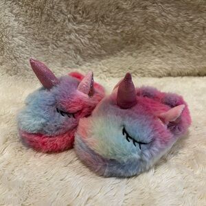 Unicorn slippers!!! So cute and baby size 5-6!